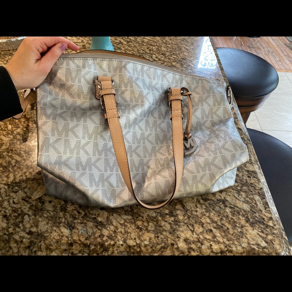 Michael Kors shoulder bag in great condition